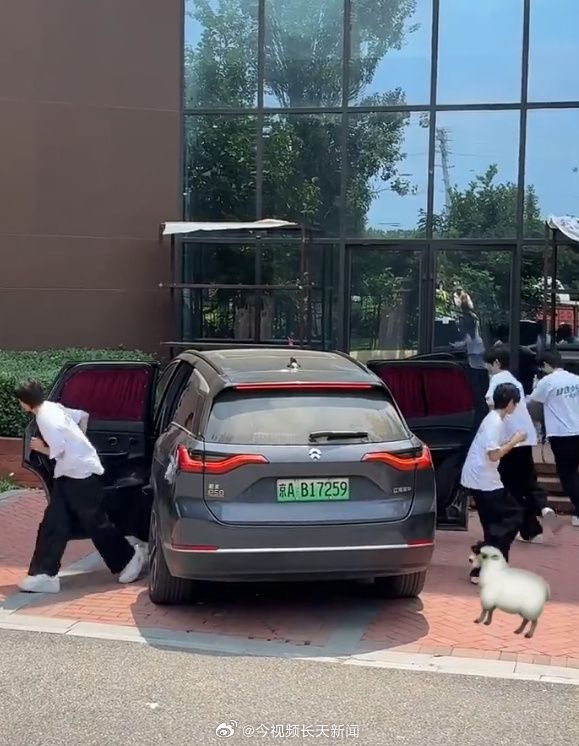 所把中产看傻“坐新能源车越来越像钻别人家被窝了”CQ9电子最新网站蔚来们往车里装衣帽间、厨房和厕(图3)